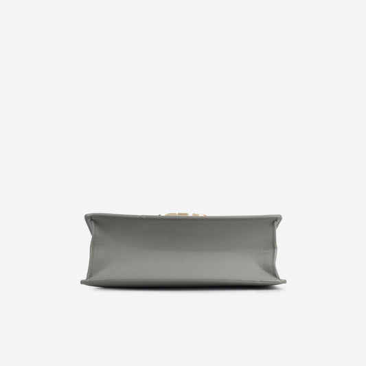 Luxury Dior 30 Montaigne Shoulder Bag