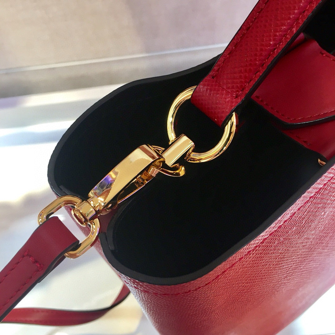 Luxury Pradamedium panier bag 22cm red calfskin