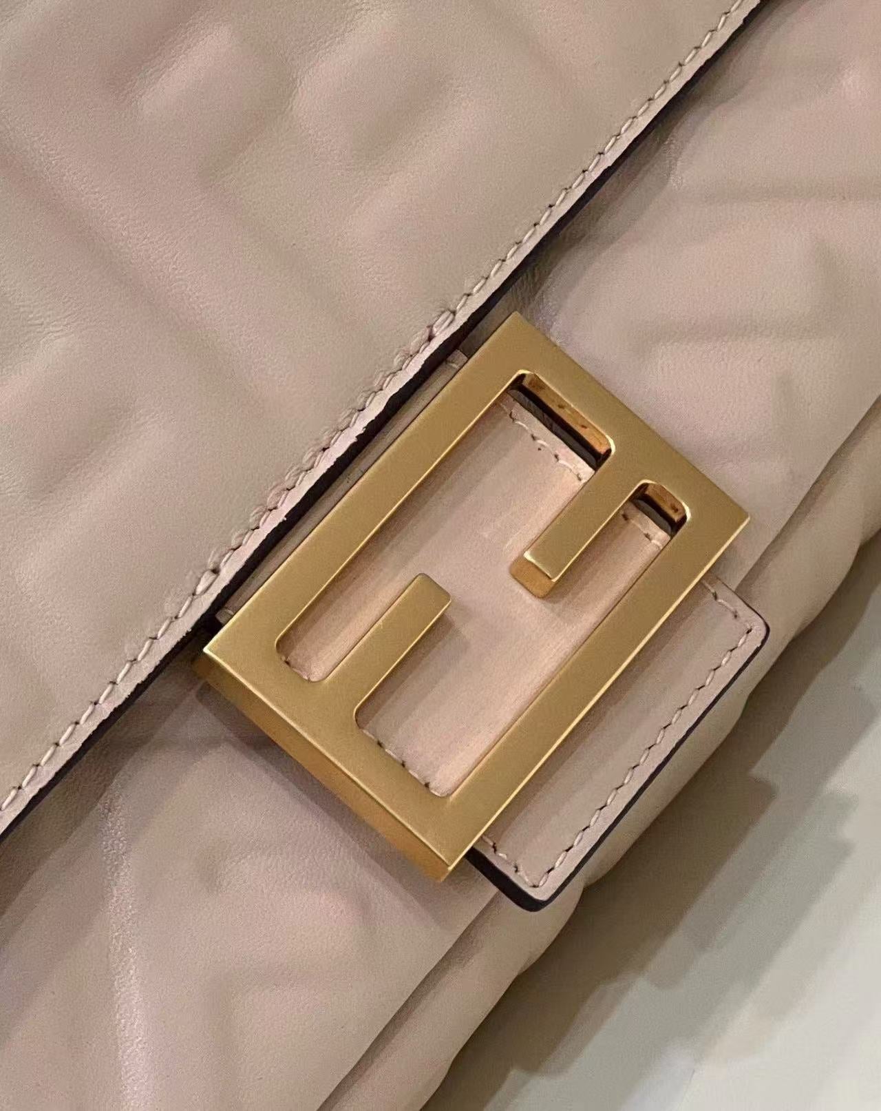 Luxury FendiBaguette 27cm Beige Lambskin Gold Hardware