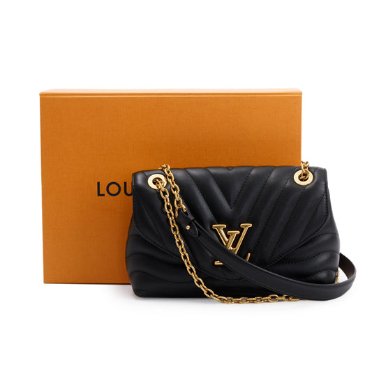 Louis Vuitton 2021 Black Cowhide Leather New Wave Chain Bag MM