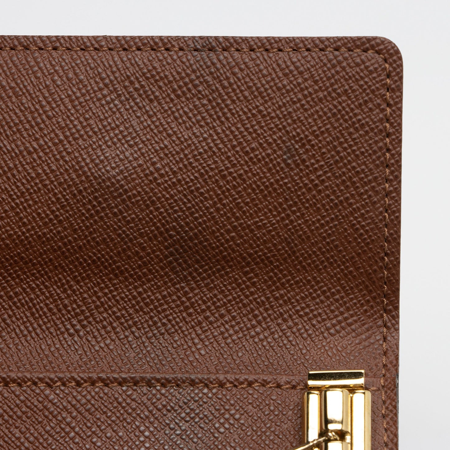 Louis Vuitton Monogram Canvas 6 Key Holder (SHF-QTdBZ7)