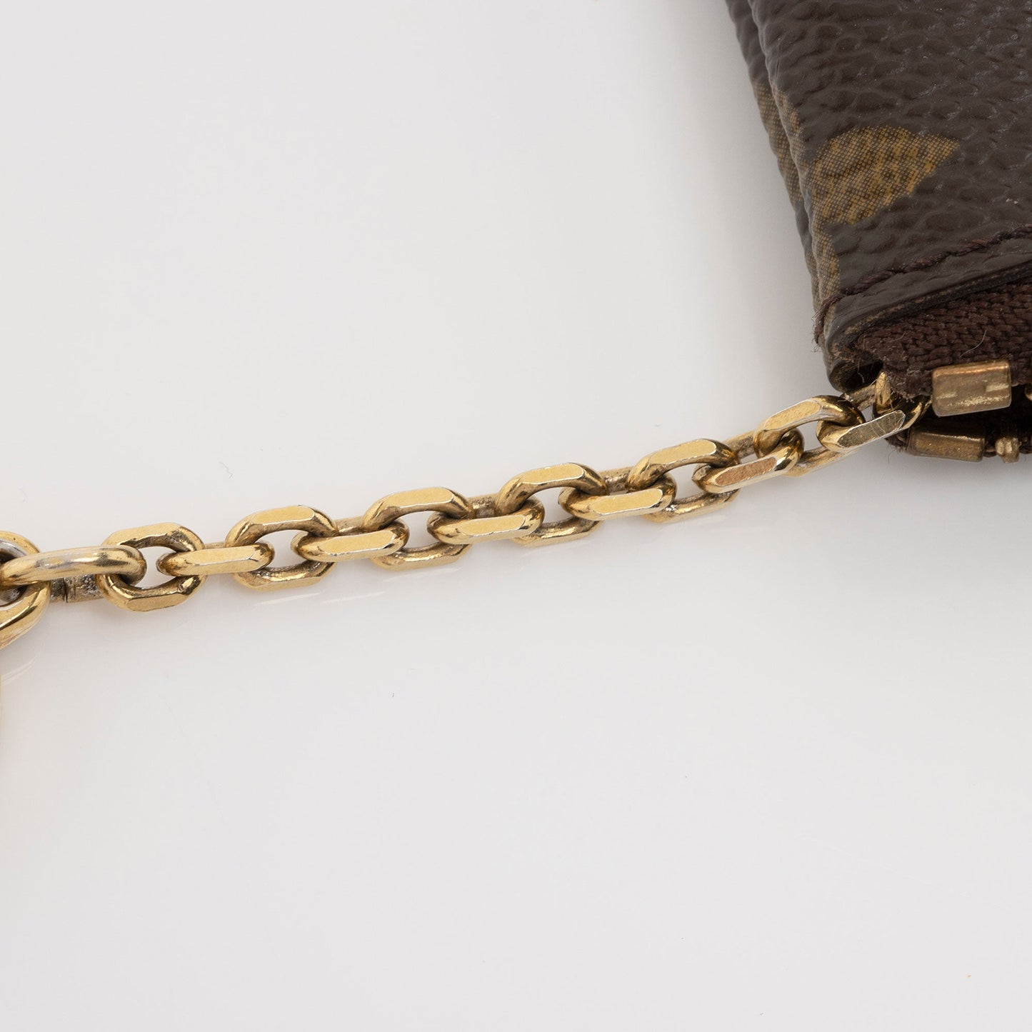 Louis Vuitton Monogram Canvas Key Pouch (SHF-cE2y5Q)
