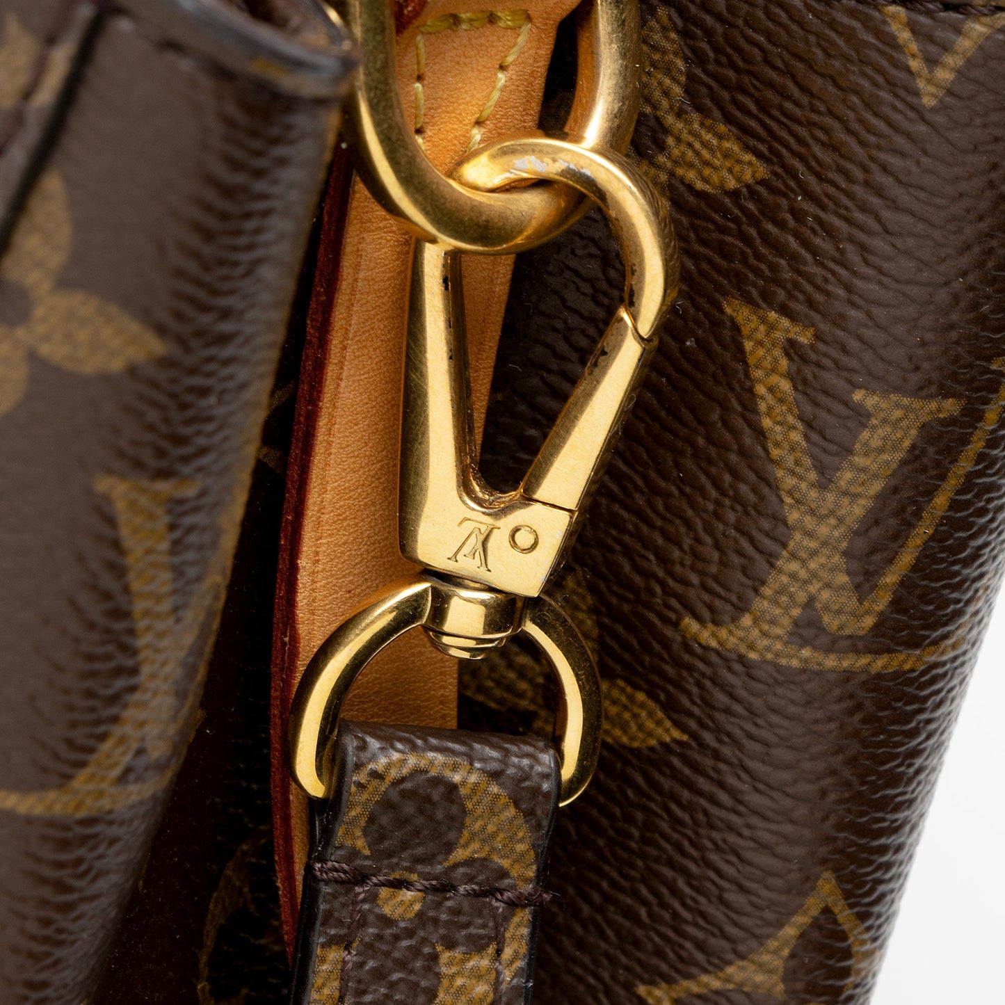 Louis Vuitton Monogram Canvas Montaigne MM Tote
