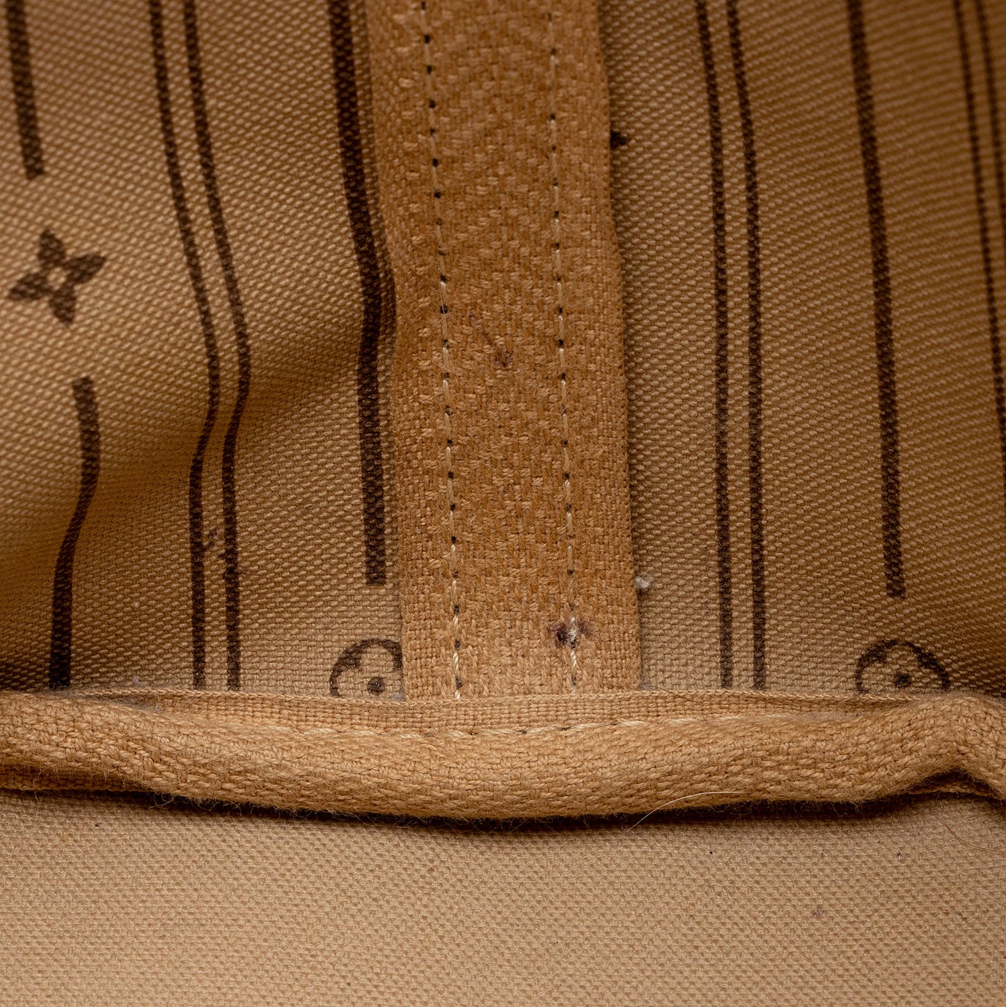 Louis Vuitton Monogram Canvas Neverfull PM Tote (SHF-s5qFrS)