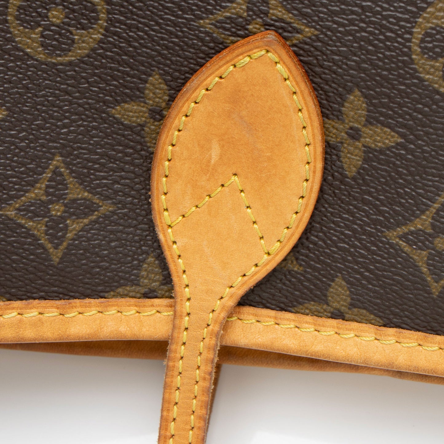 Louis Vuitton Monogram Canvas Neverfull PM Tote (SHF-FZ2BgE)