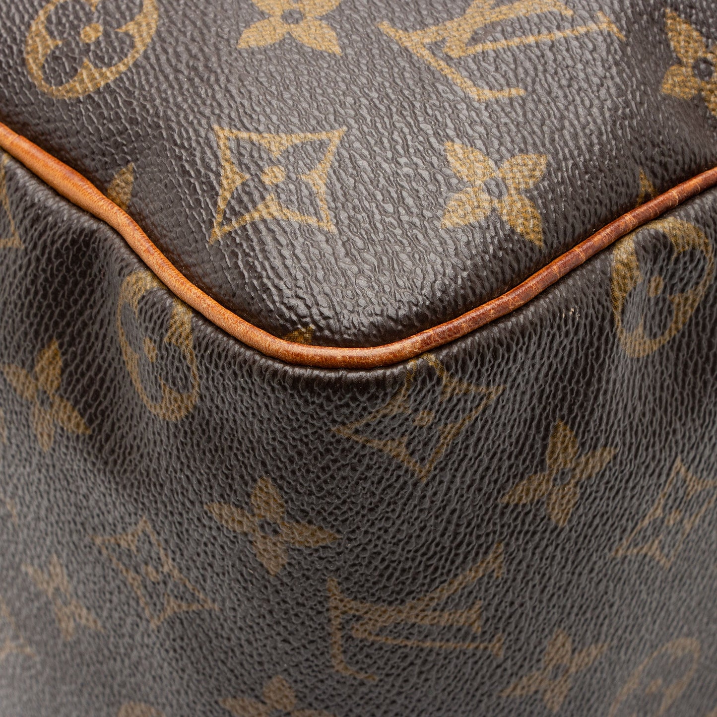 Louis Vuitton Monogram Canvas Speedy 25 Satchel (SHF-1NUxF3)
