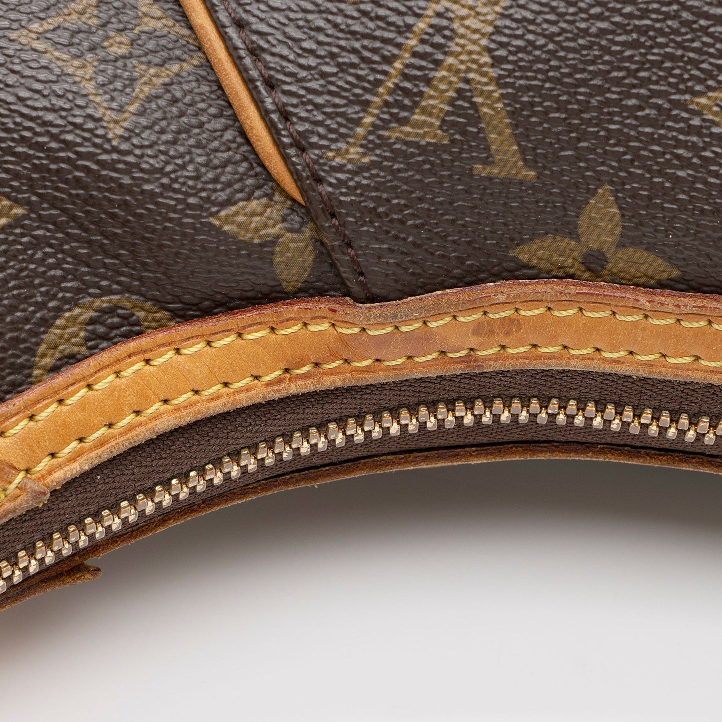 Louis Vuitton Monogram Canvas Thames PM Shoulder Bag