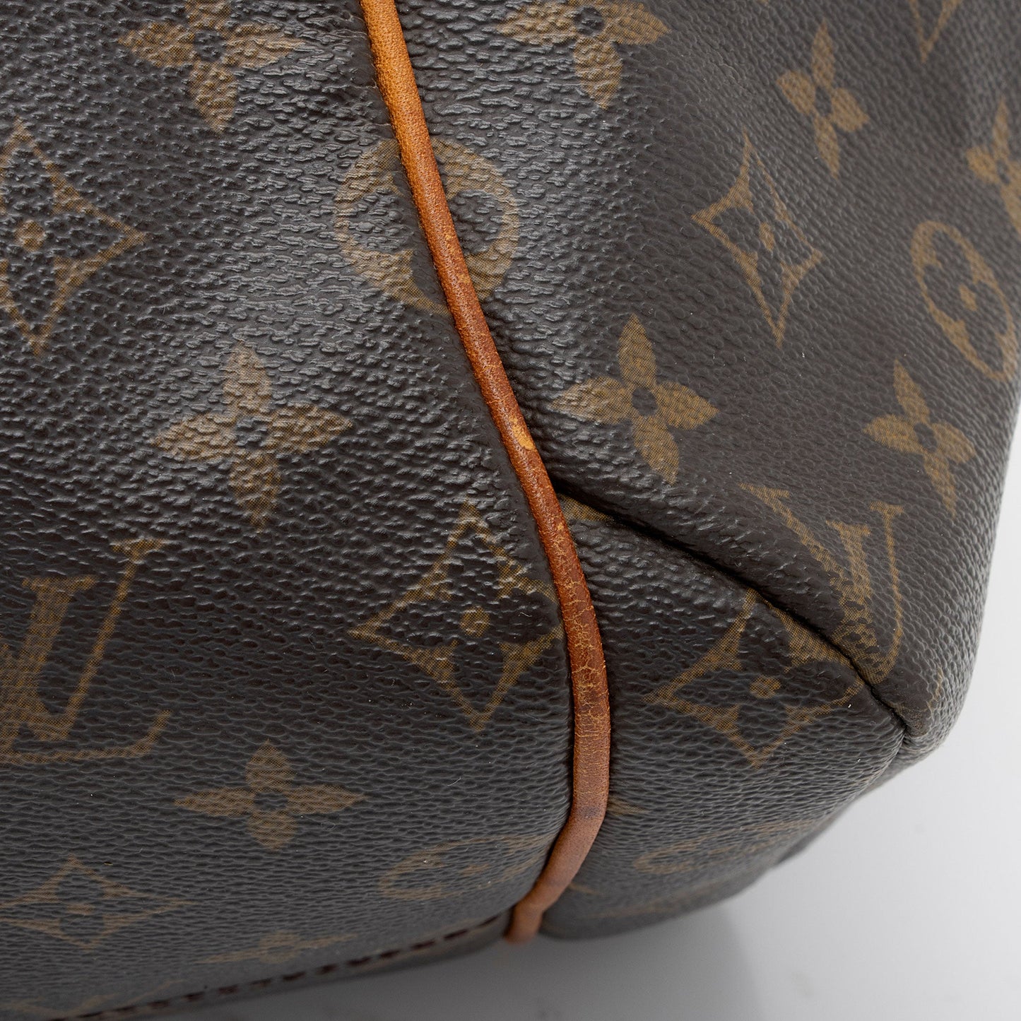 Louis Vuitton Monogram Canvas Totally MM Tote (SHF-BvXdJb)