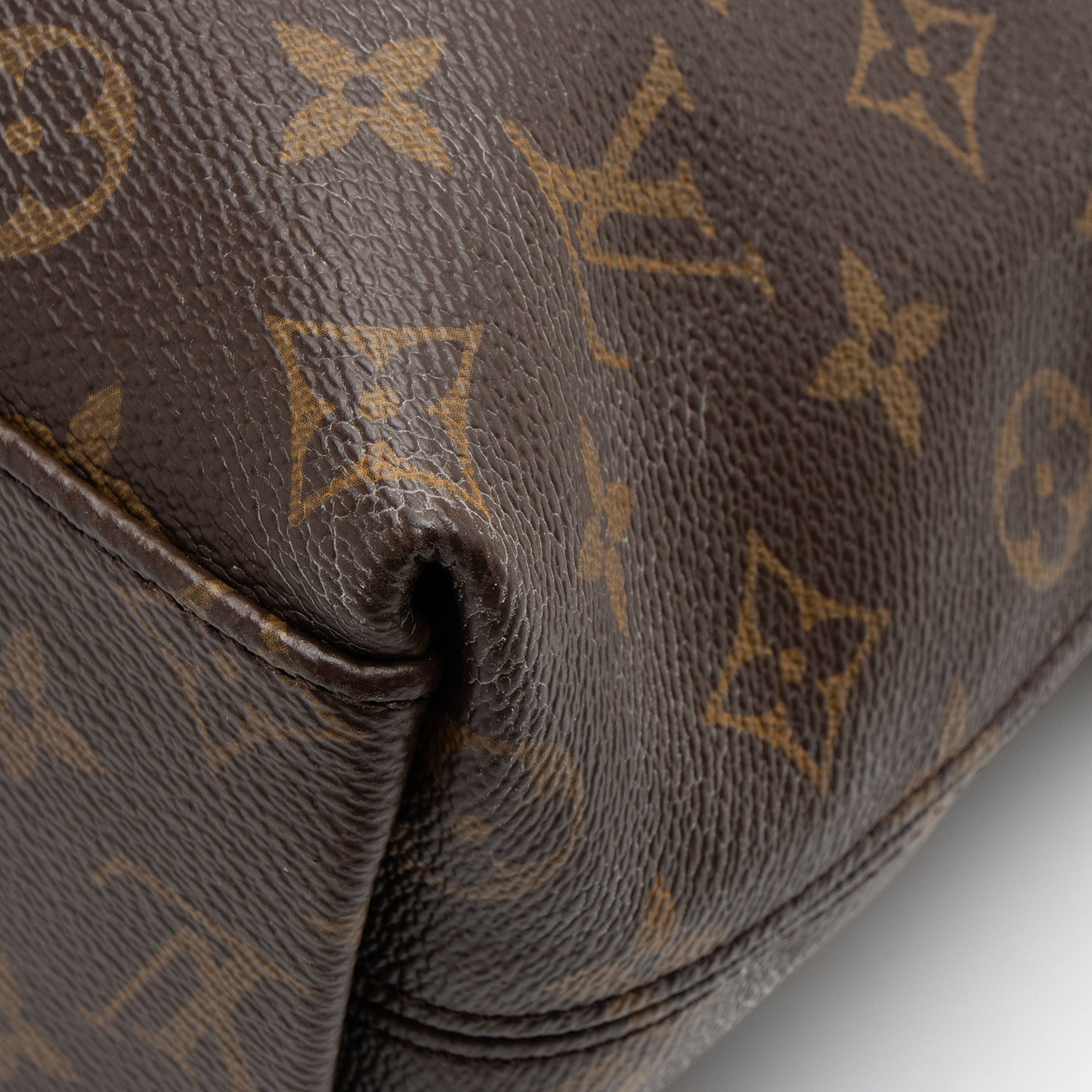 Louis Vuitton Monogram Canvas Tuileries Besace Shoulder Bag