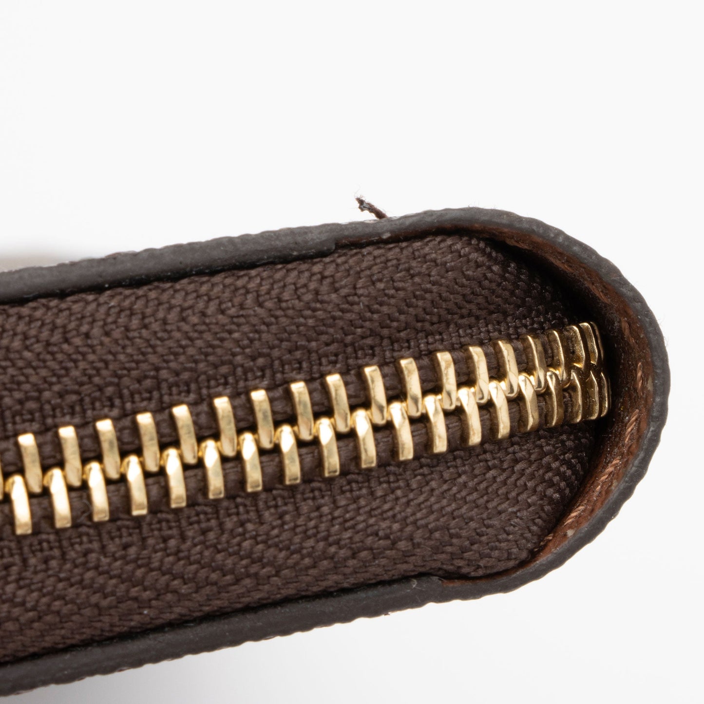 Louis Vuitton Monogram Canvas Zippy Wallet (SHF-hz0xq2)