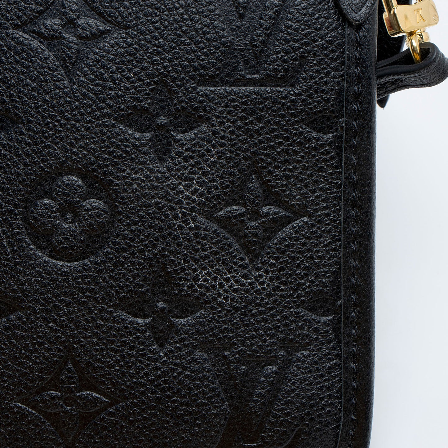 Louis Vuitton Monogram Empreinte CarryAll MM Pochette (SHF-UtBoCJ)