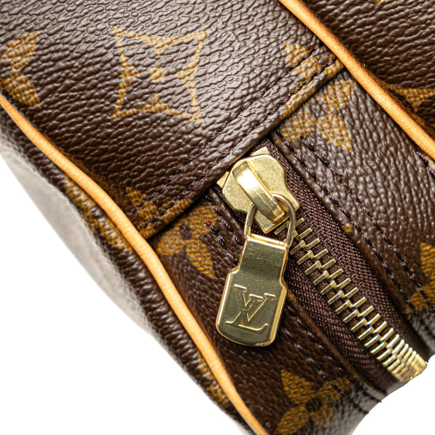 Louis Vuitton Monogram Nil Crossbody Bag (SHG-TvdPUA)