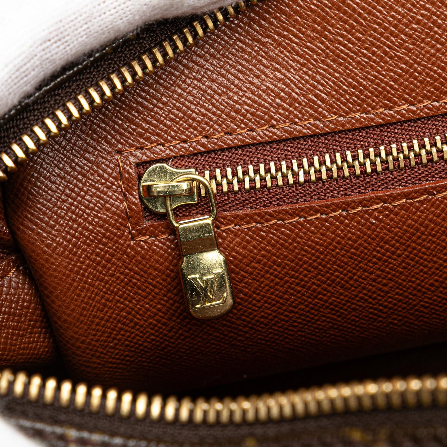 Louis Vuitton Monogram Nil Crossbody