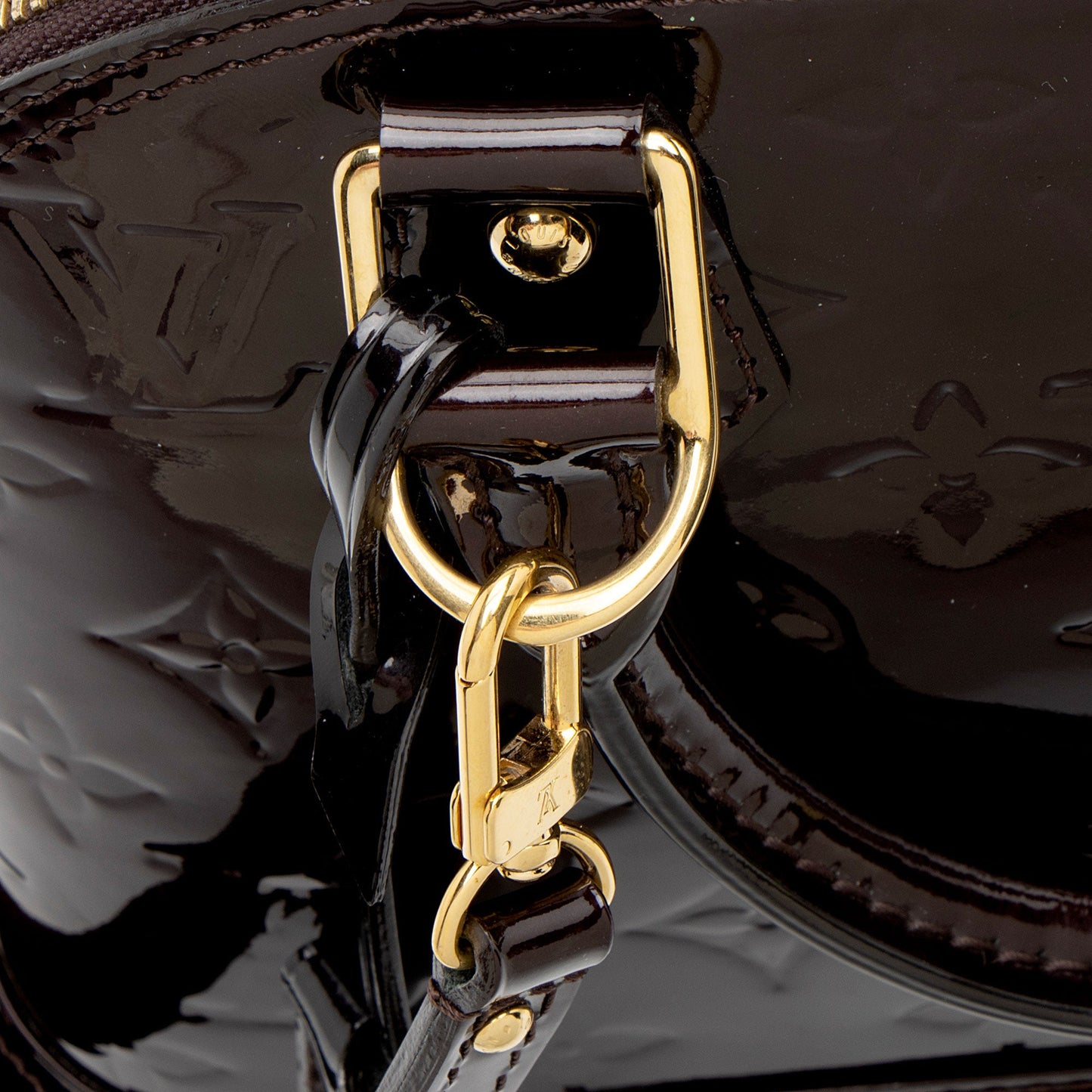 Louis Vuitton Monogram Vernis Alma BB Satchel (SHF-J3tjPU)