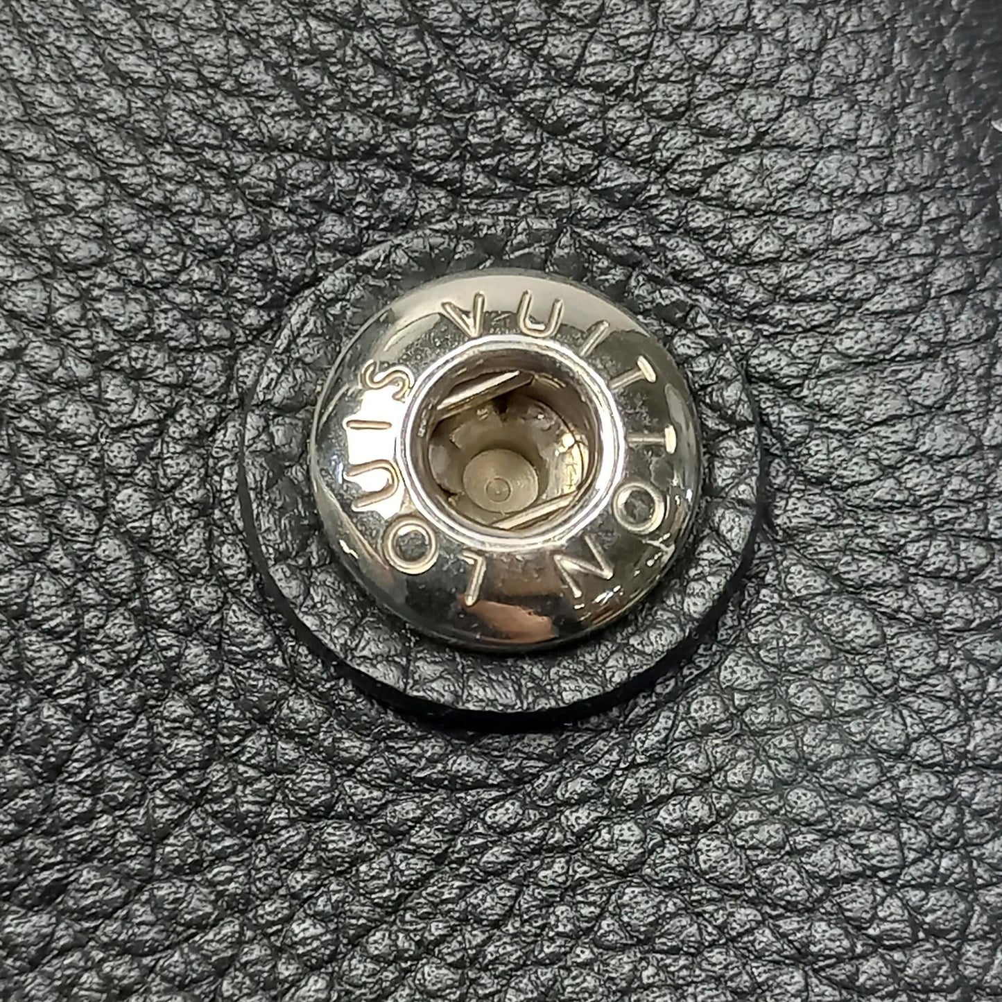 Louis Vuitton Spring 2017 LockMe II Mechanical Flowers Satchel (SHG-37452)