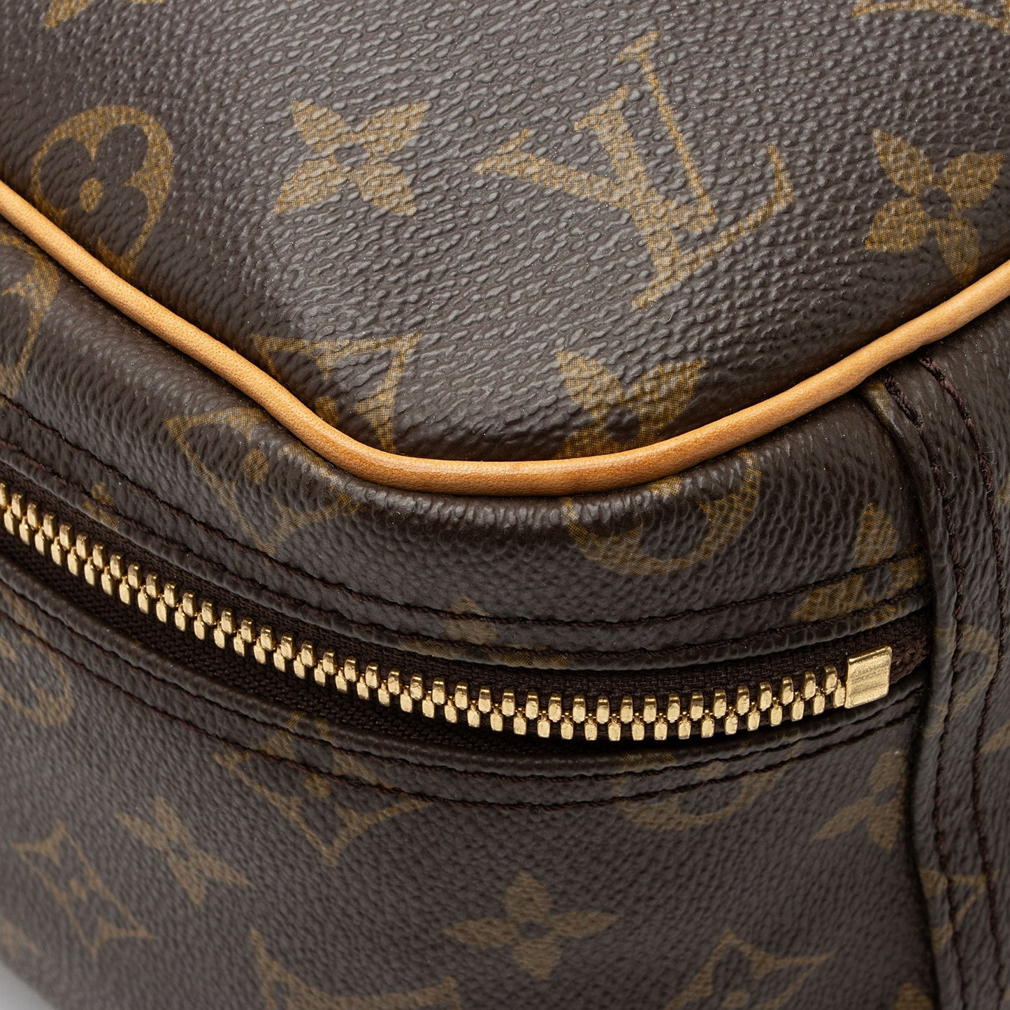 Louis Vuitton Vintage Monogram Canvas Excursion Tote (SHF-KMEXVf)