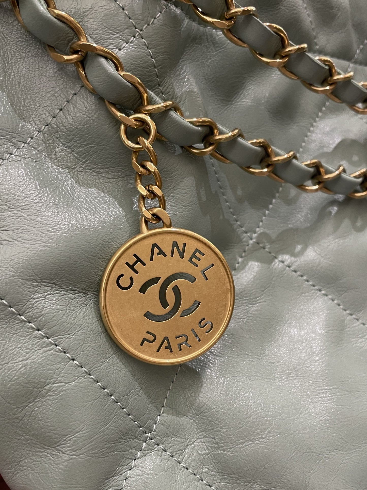 Luxury Chanel 22 Medium Tiffany Mint Calfskin