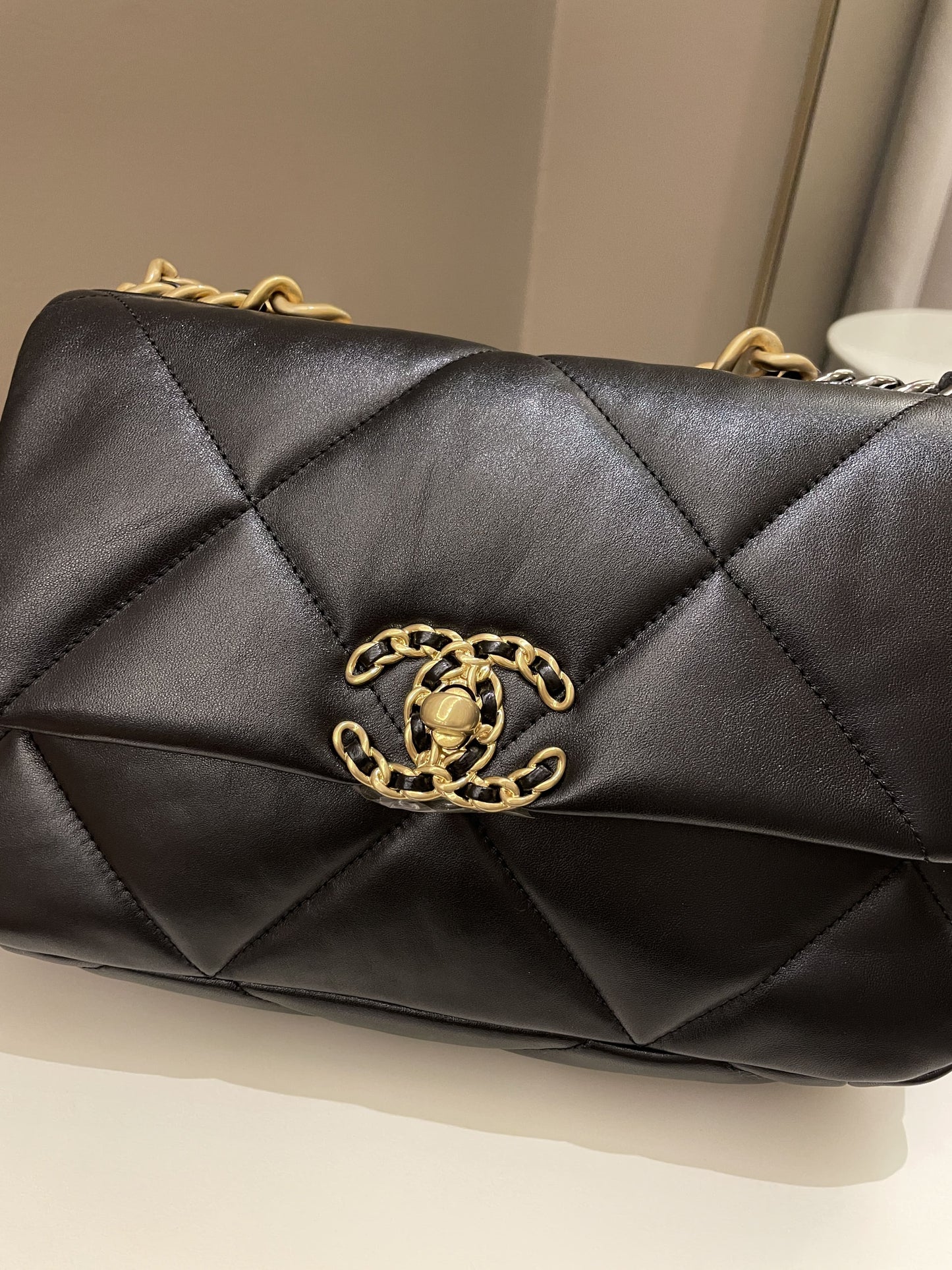 Luxury Chanel 19 Flap Bag Black Lambskin