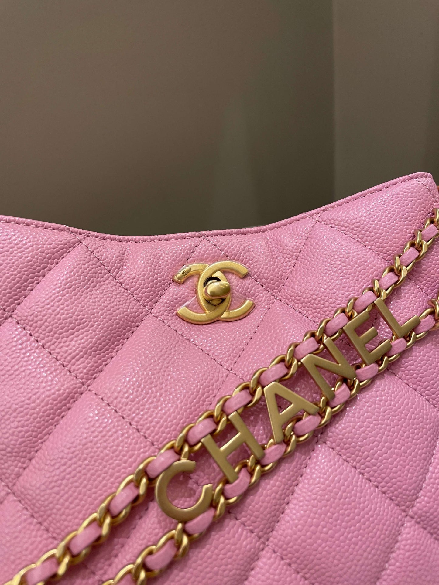 Luxury Chanel 22S Hobo Shoulder Bag Mavue Pink Caviar