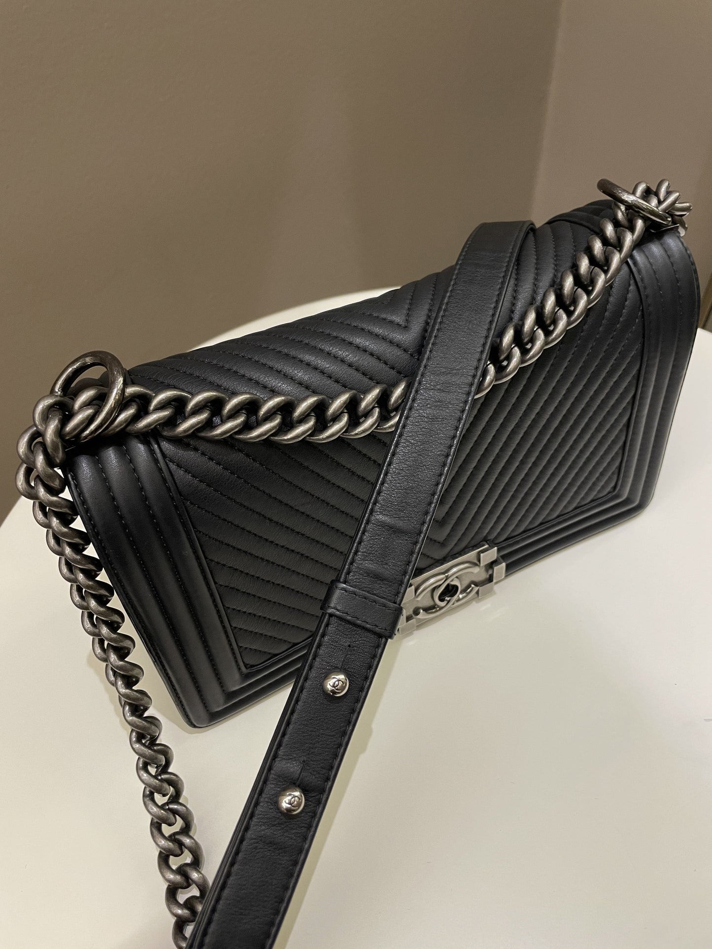 Luxury Chanel Herringbone Chevron Boy Old Medium Black Calfskin