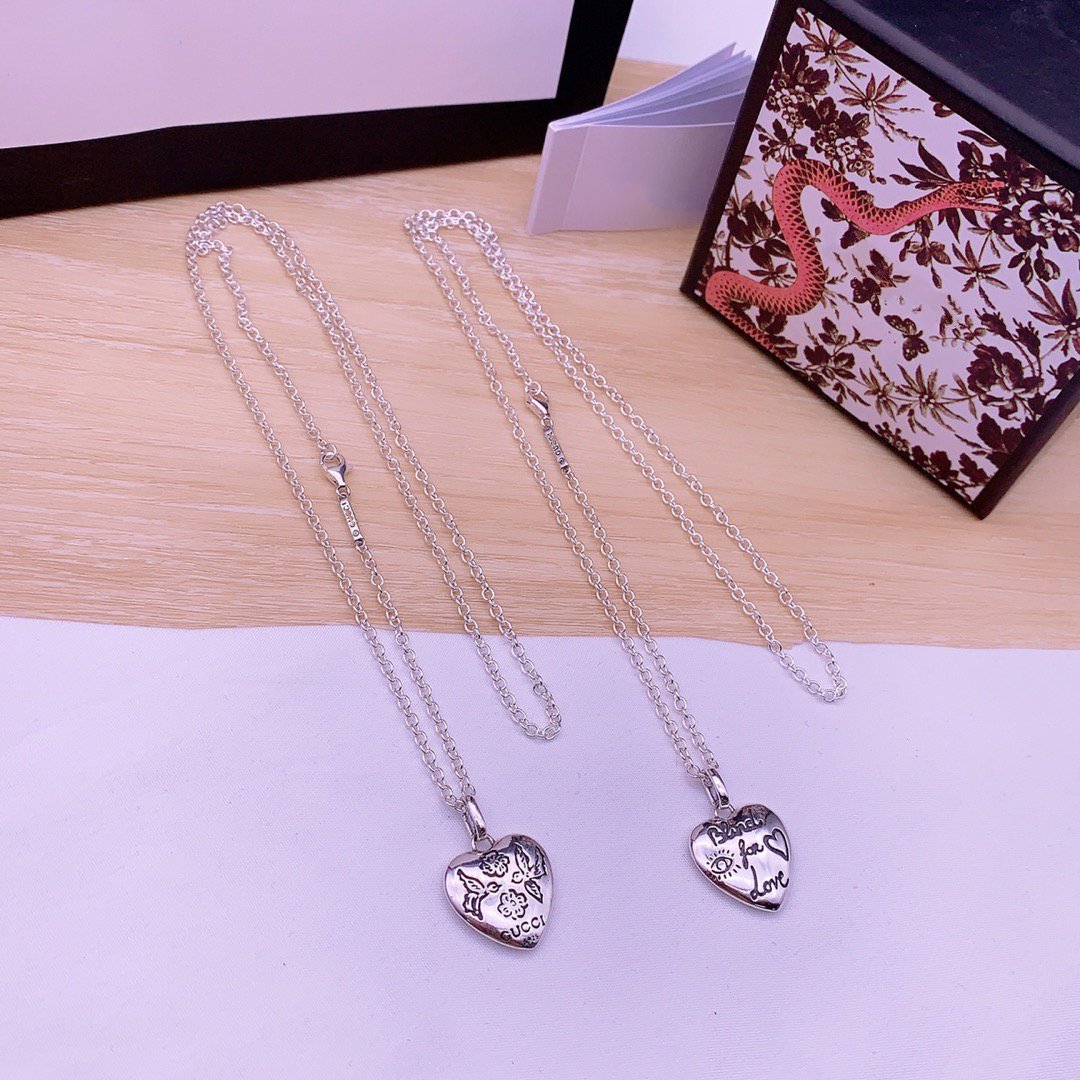 Luxury Gucci GG BLIND FOR LOVE STERLING SILVER HEART PENDANT NECKLACE