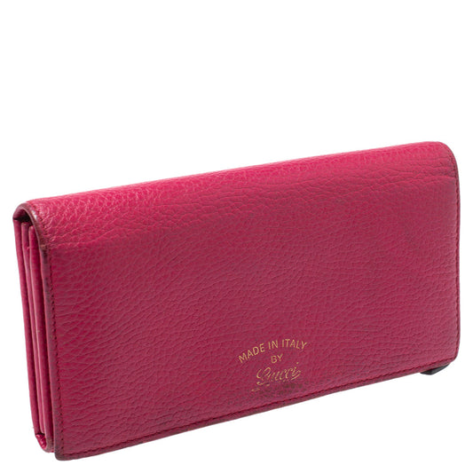 Luxury Gucci Trending 2025 Magenta Leather Swing Continental Wallet..