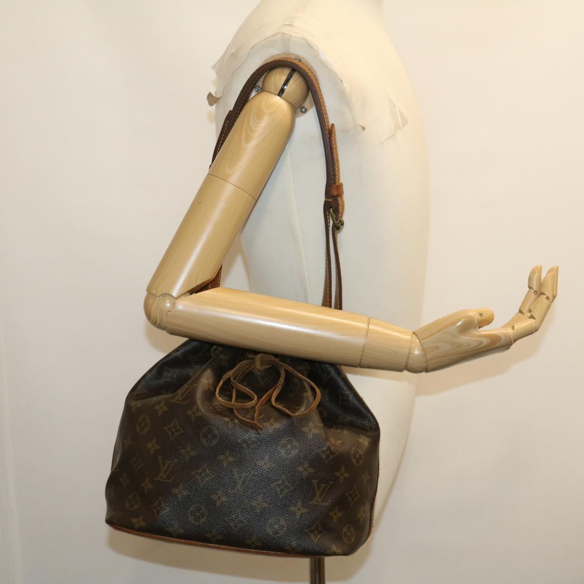 LOUIS VUITTON Monogram Petit Noe Shoulder Bag M42226 LV ai406