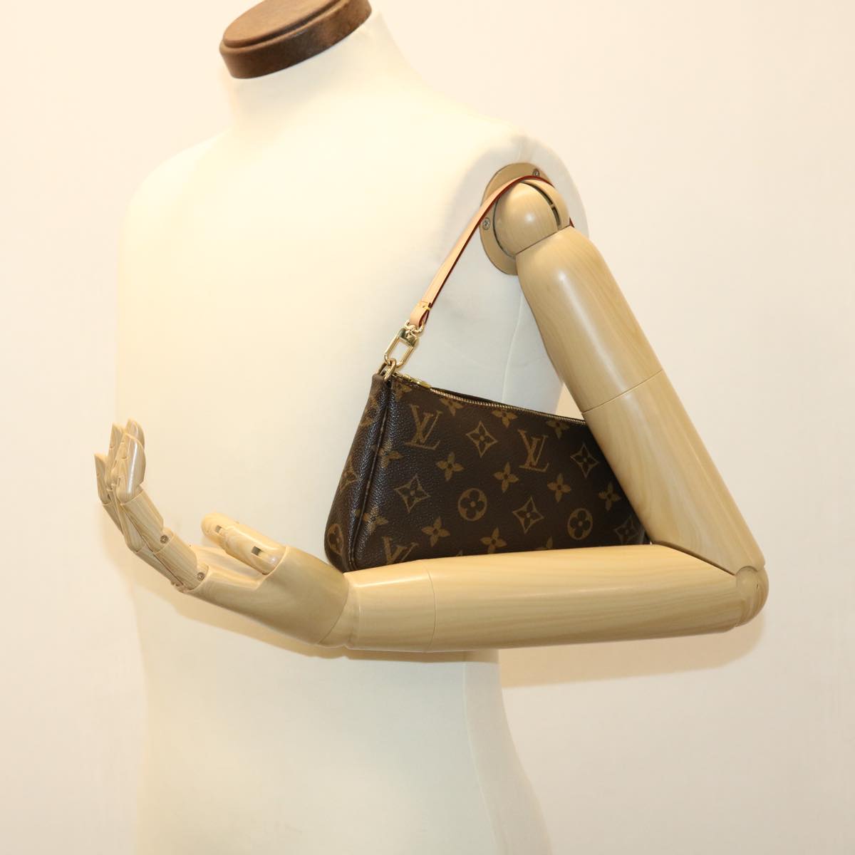 LOUIS VUITTON Monogram Pochette Accessoires Pouch M51980 LV am3641