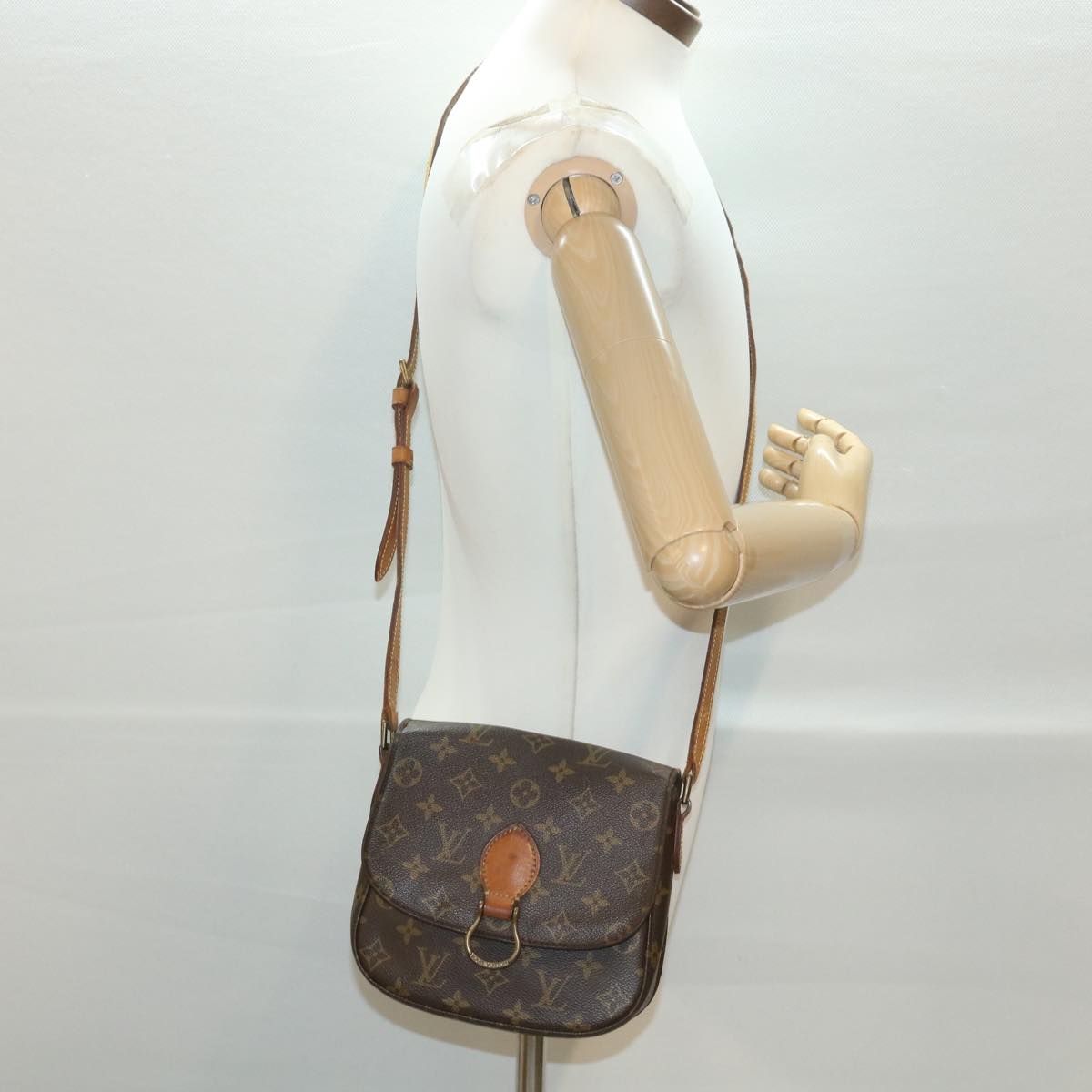 LOUIS VUITTON Monogram Saint Cloud MM Shoulder Bag M51243 LV am3927