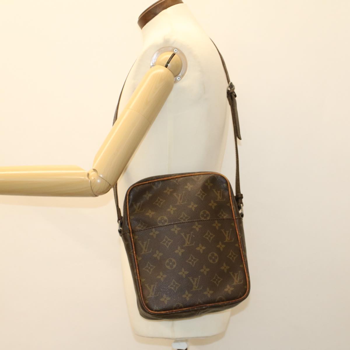 LOUIS VUITTON Monogram Petit Marceau Shoulder Bag M40264 LV am4627
