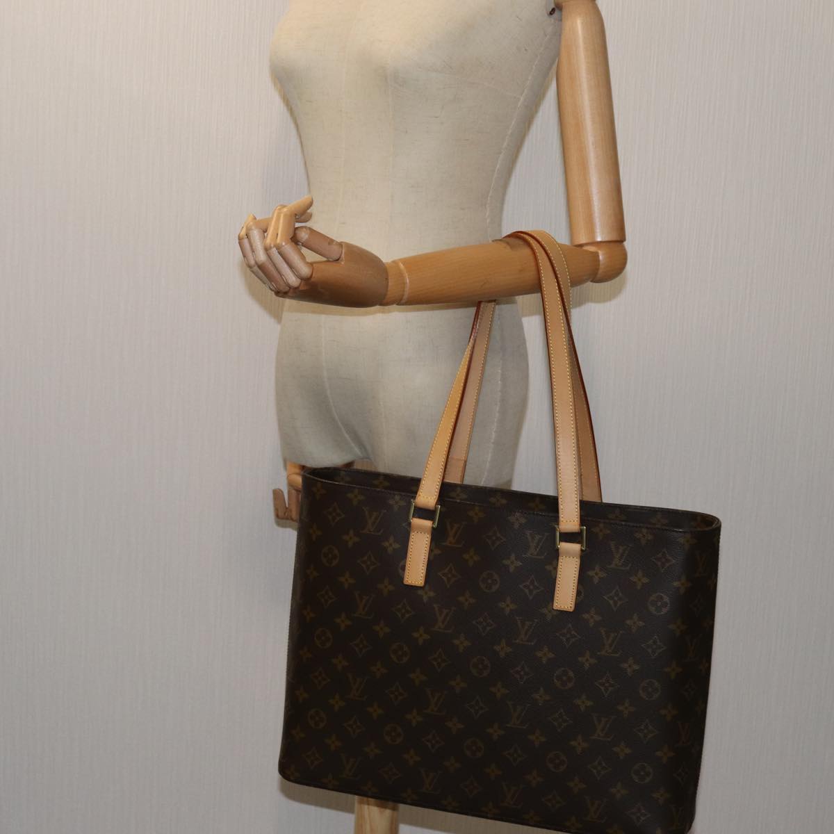 LOUIS VUITTON Monogram Luco Tote Bag M51155 LV am6059A