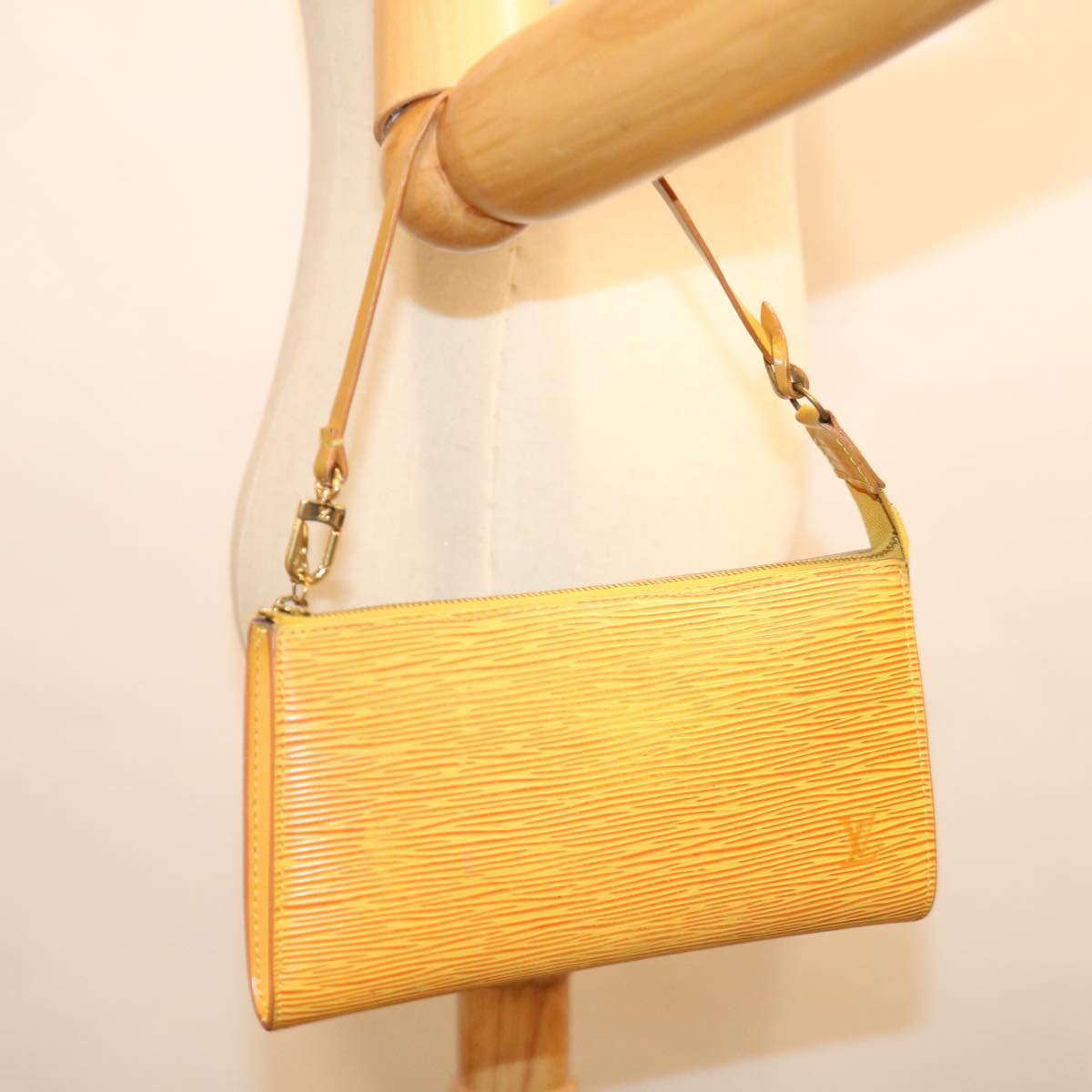 LOUIS VUITTON Epi Pochette Accessoires Pouch Yellow M52989 LV ar11612B