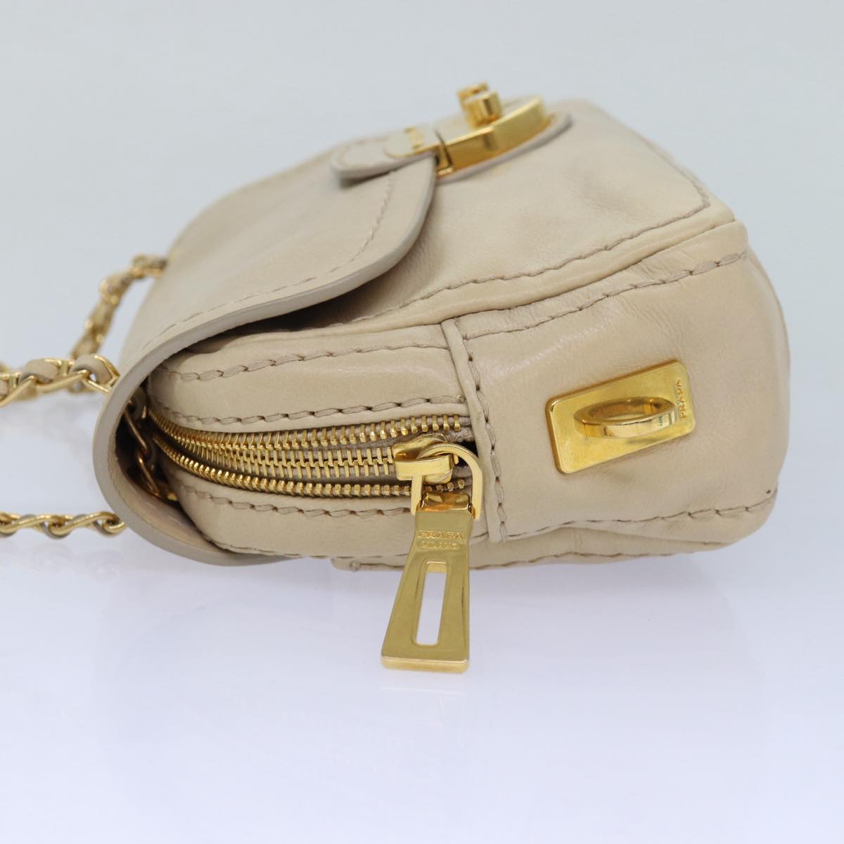 Luxury Prada Chain Shoulder Bag Leather Beige ar12197