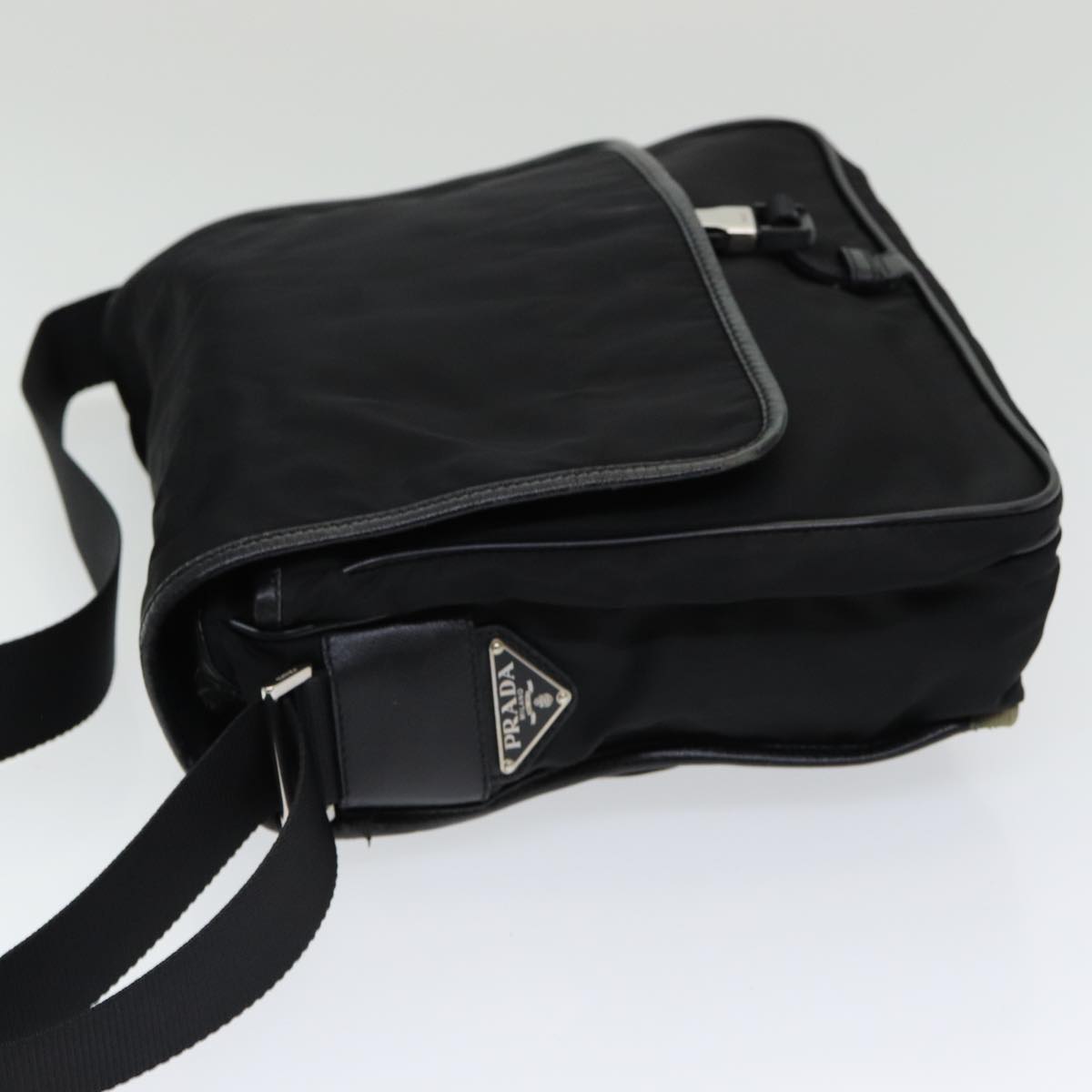 Luxury Prada Shoulder Bag Nylon Black ar12322