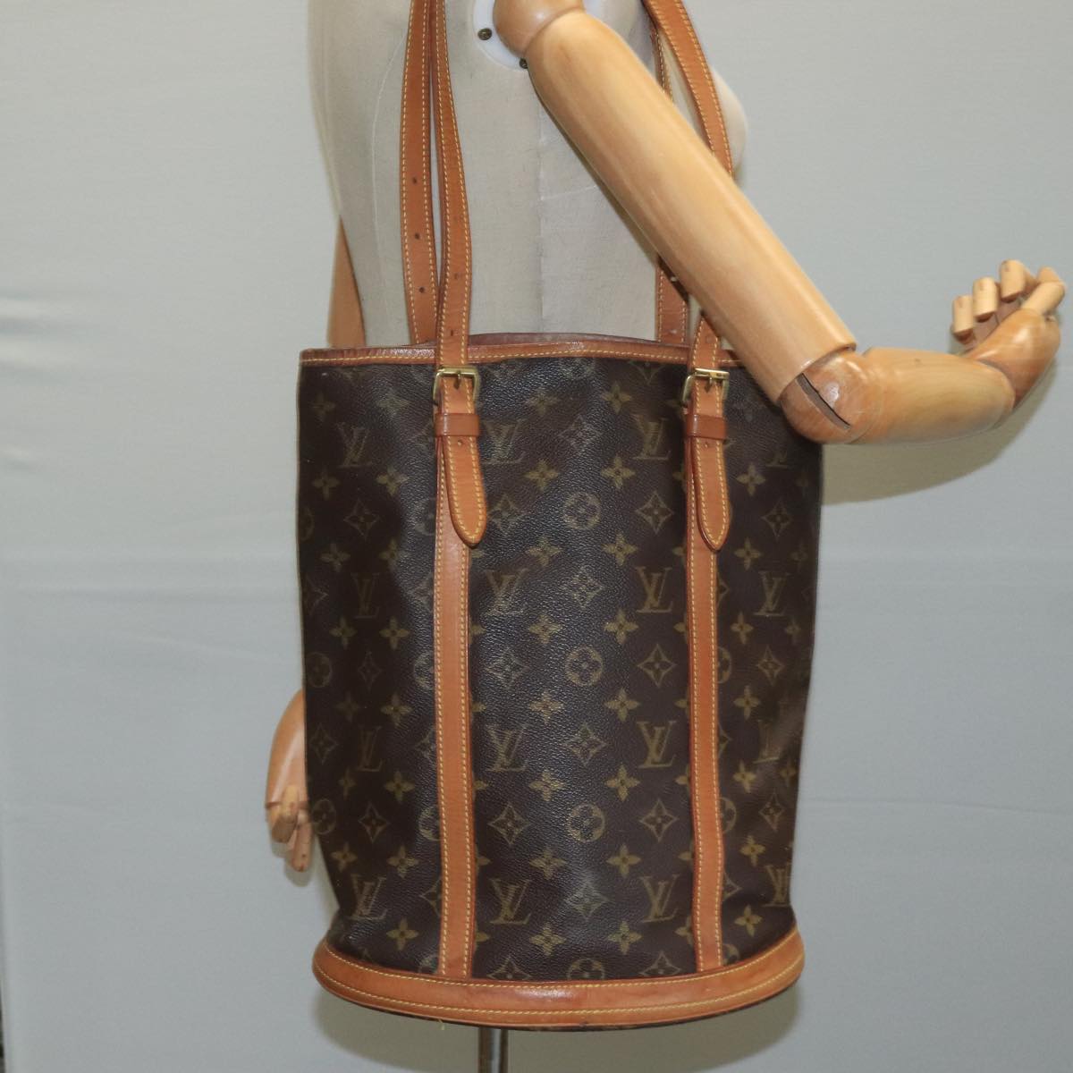 LOUIS VUITTON Monogram Bucket GM Shoulder Bag M42236 LV ar13170