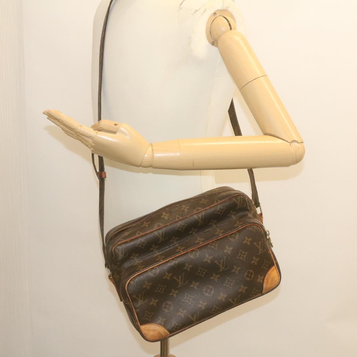 LOUIS VUITTON Monogram Nile Shoulder Bag M45244 LV ar6628