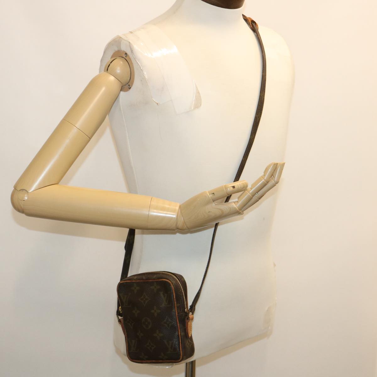 LOUIS VUITTON Monogram Mini Danube Shoulder Bag M45268 LV ar7080