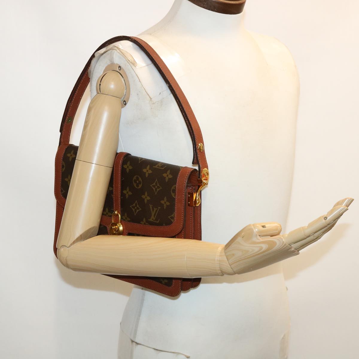 LOUIS VUITTON Monogram Passy Shoulder Bag M51416 LV ar7901B