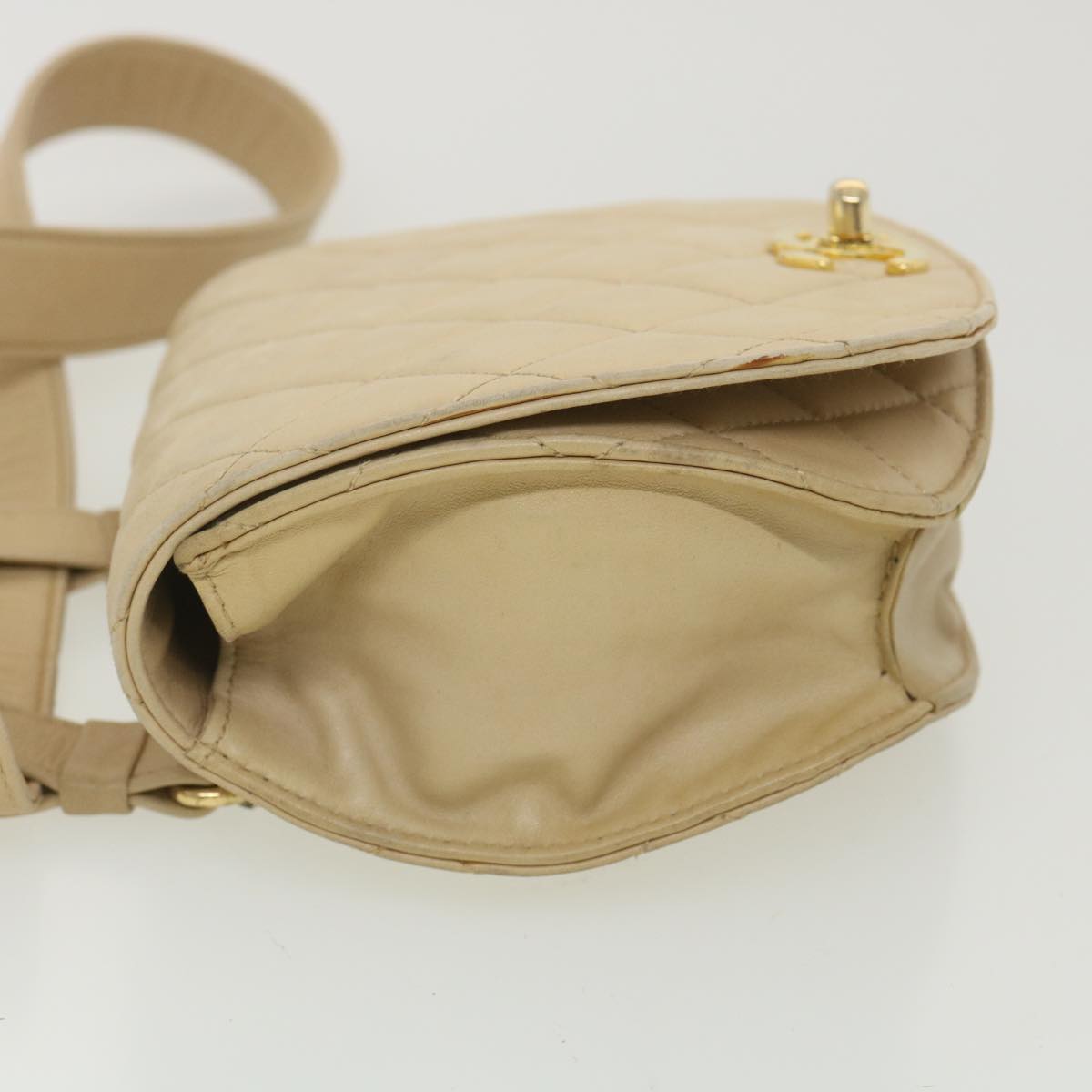 Luxury Chanel Shoulder Bag Lamb Skin Beige CC ar9074