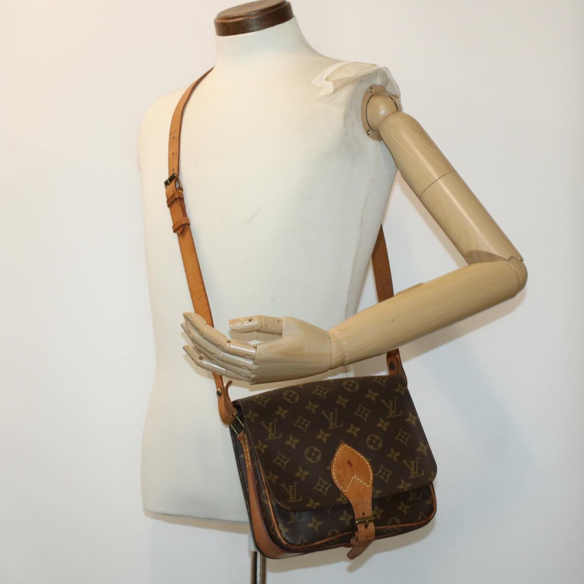 LOUIS VUITTON Monogram Cartouchiere MM Shoulder Bag M51253 LV ar9650B