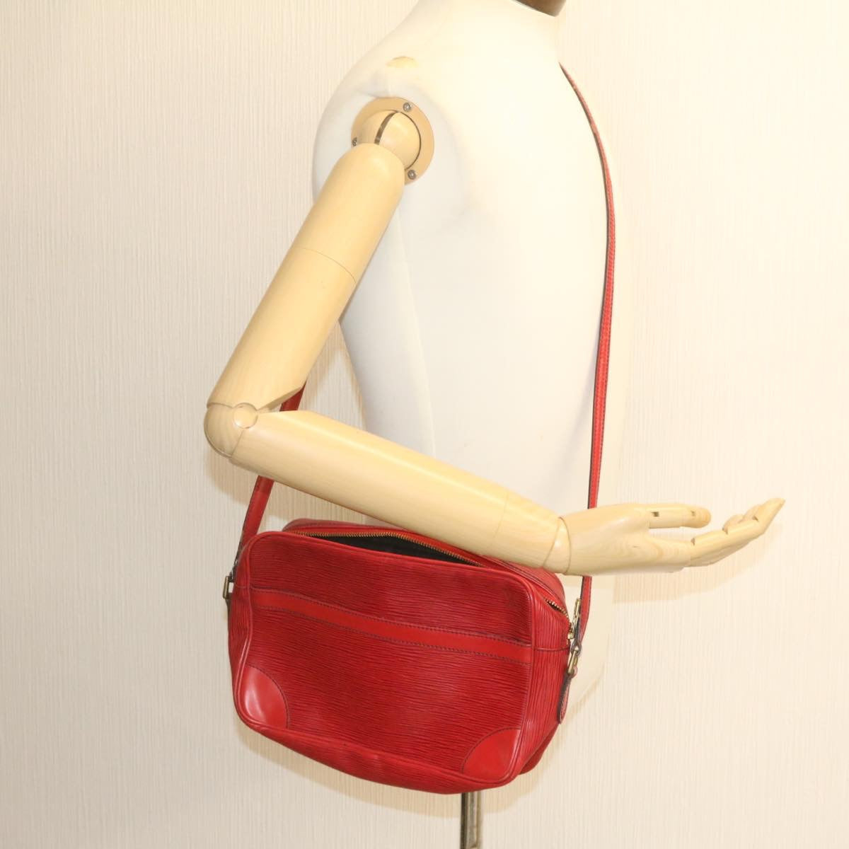 LOUIS VUITTON Epi Trocadero 27 Shoulder Bag Red M52317 LV as159