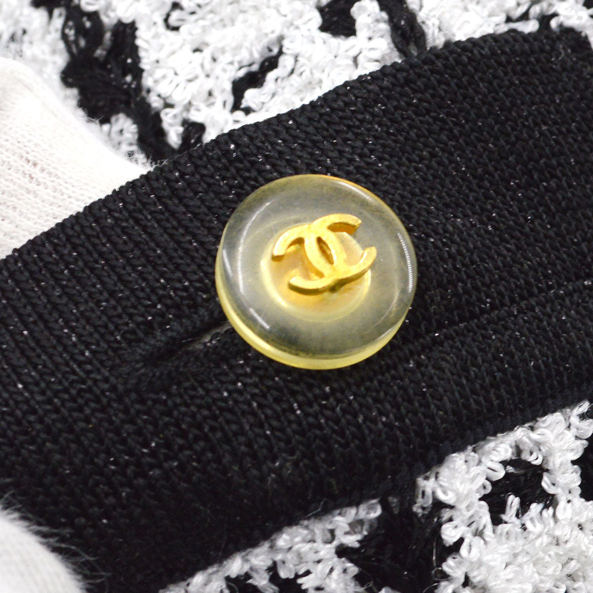 Luxury Chanel 1997 Spring CC-button bouclé top and cardigan twinset #42