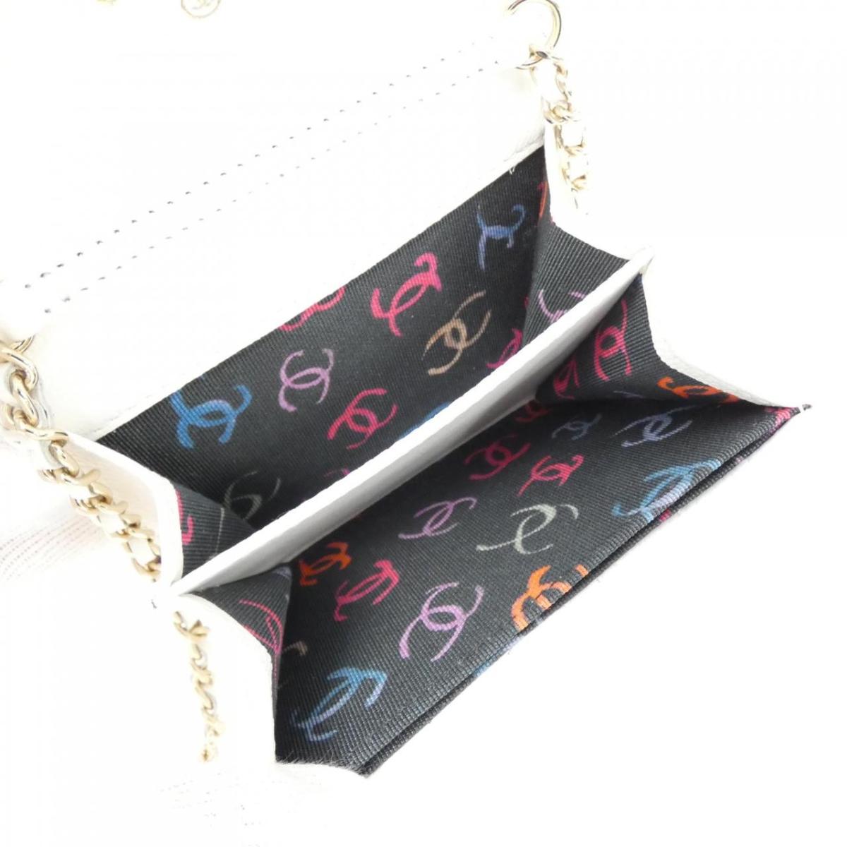 Chanel timeless classic line chain cracks