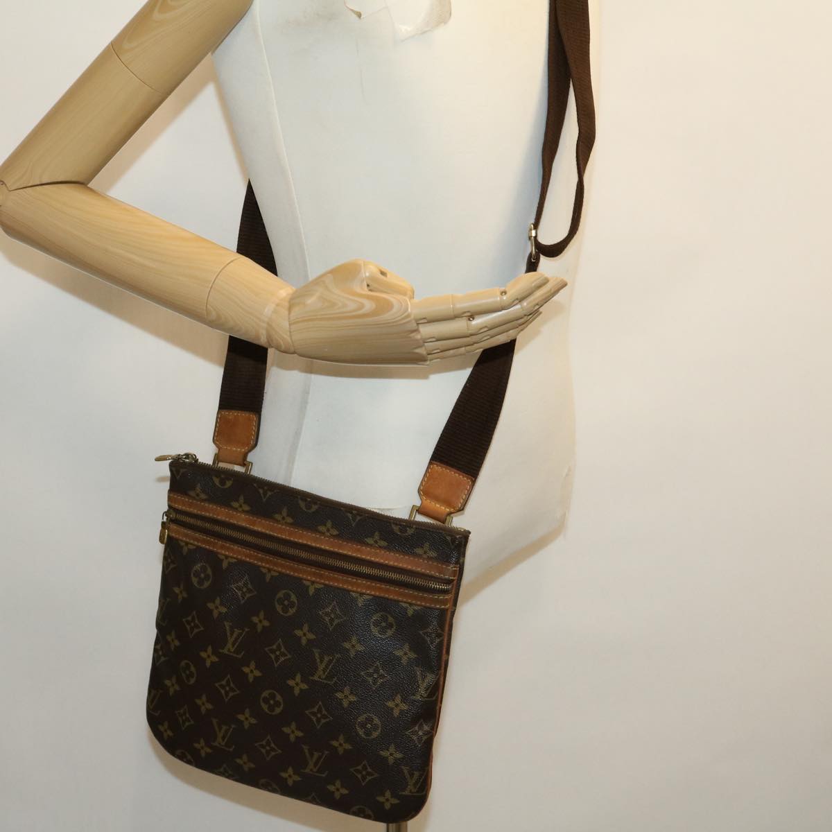 LOUIS VUITTON Monnogram Pochette Bosphore Shoulder Bag M40044 LV bs1426