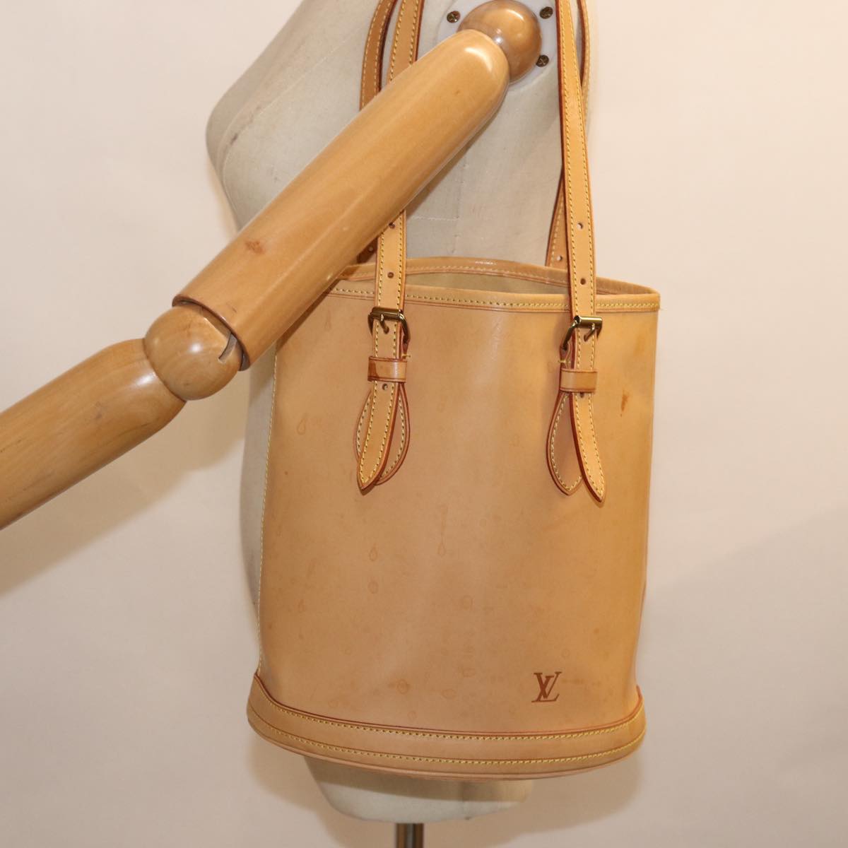 LOUIS VUITTON Nomad Leather Bucket PM Shoulder Bag Beige M85001 LV bs14310