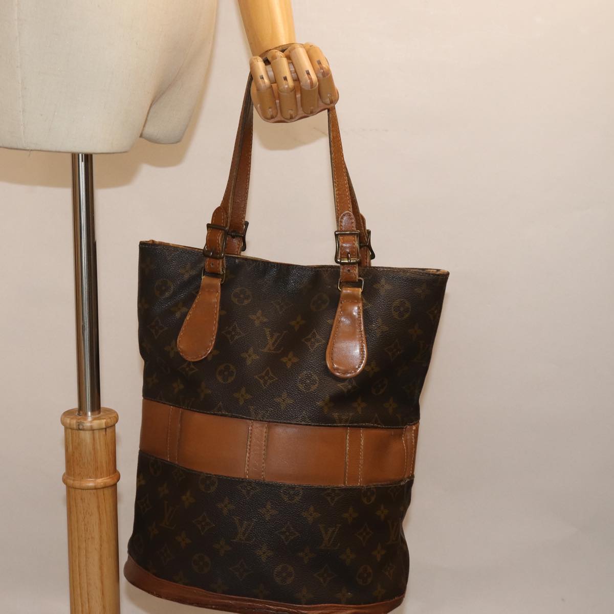 LOUIS VUITTON Monogram Bucket GM Shoulder Bag M42236 LV bs14410