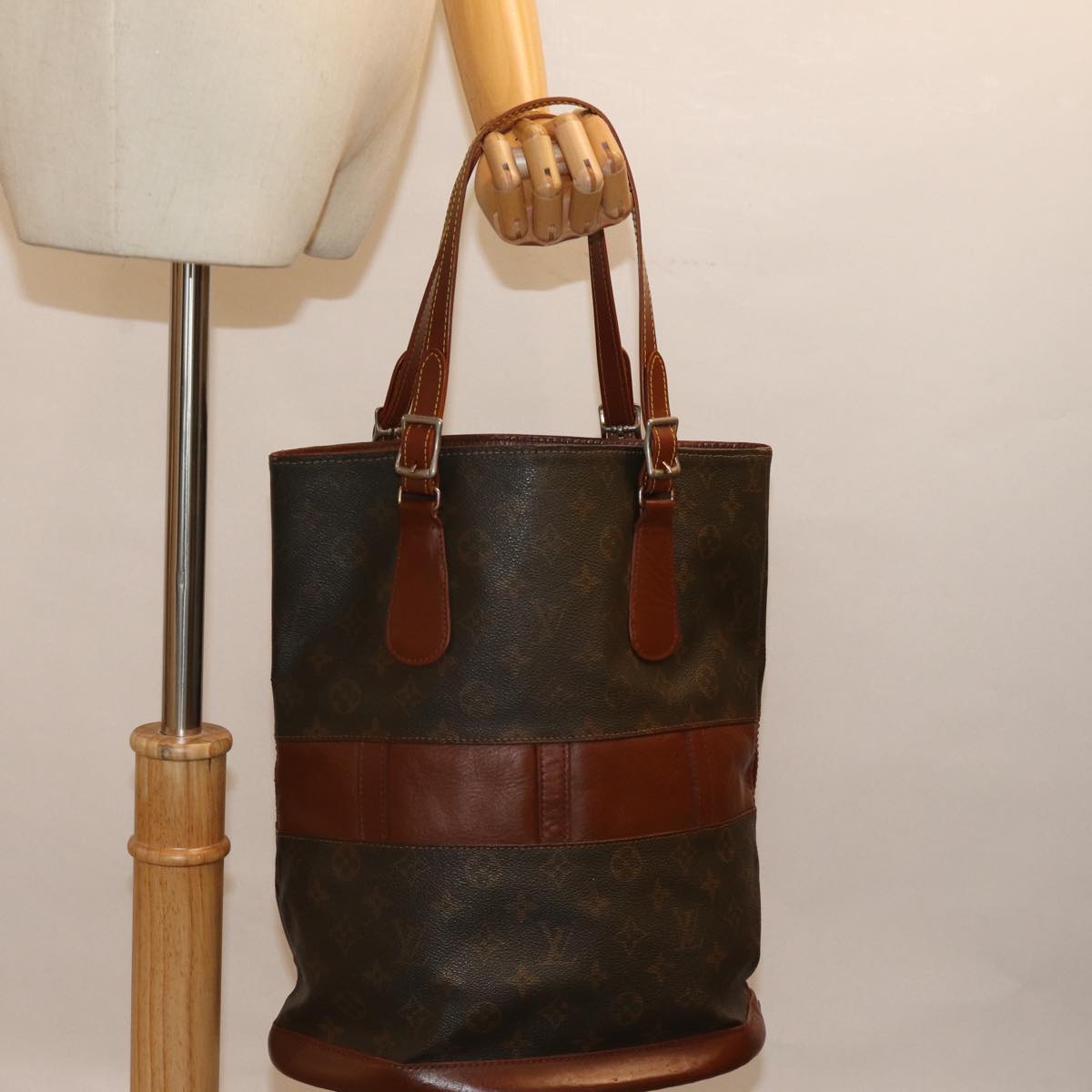 LOUIS VUITTON Monogram Bucket GM Shoulder Bag M42236 LV bs14496