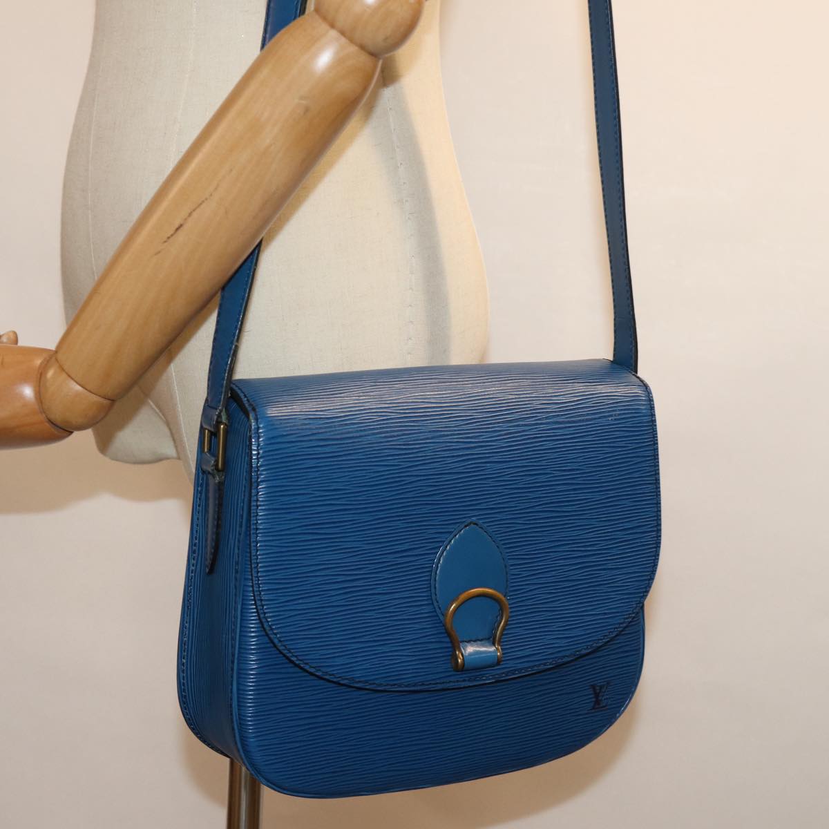 LOUIS VUITTON Epi Saint Cloud GM Shoulder Bag Toledo Blue M52195 LV bs14557