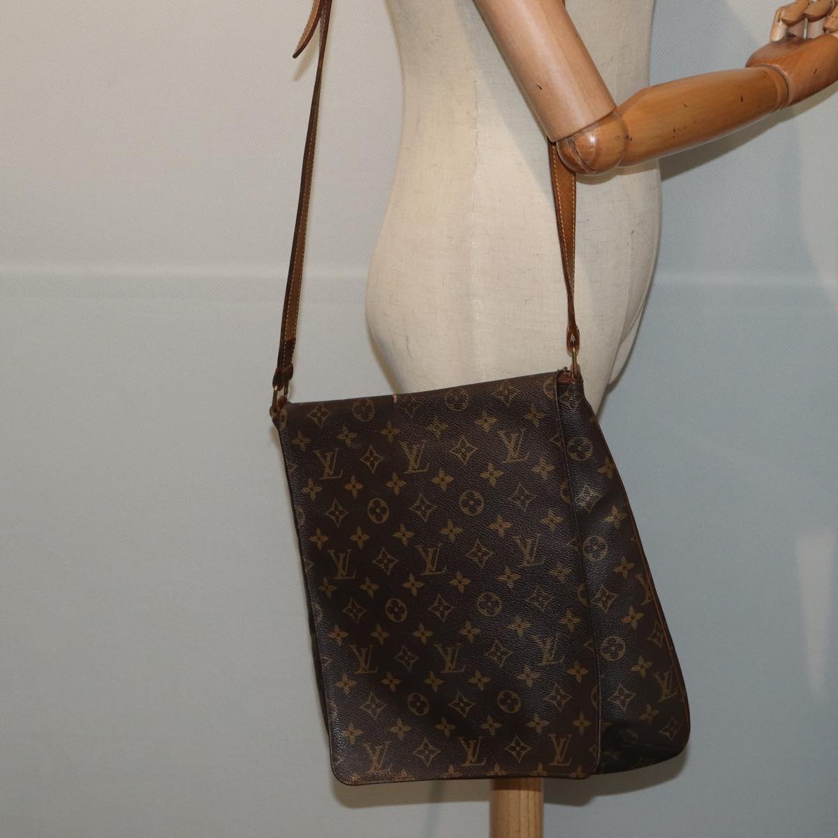 LOUIS VUITTON Monogram Musette Shoulder Bag M51256 LV bs15991