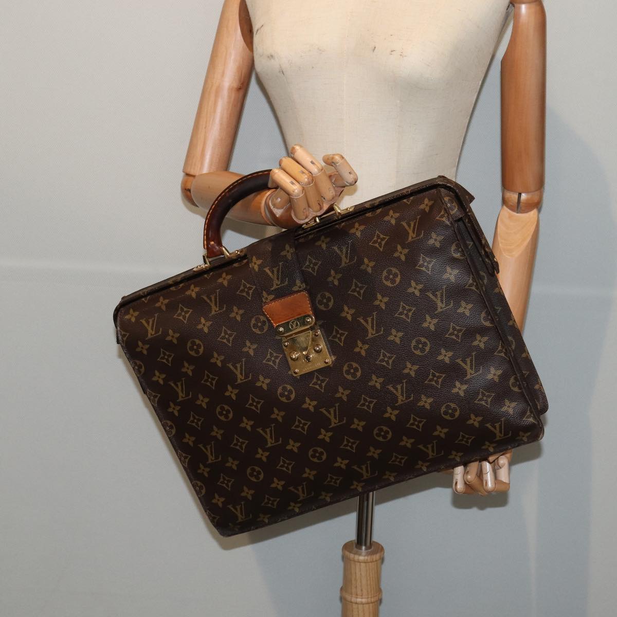 LOUIS VUITTON Monogram Serviette Fermoir Business Bag M53305 LV bs16749